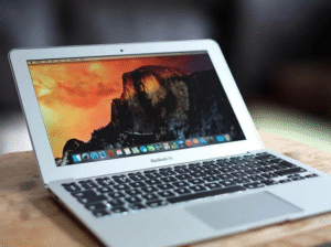MacBook Air Core i5. 1.6GHZ’ For Sale’