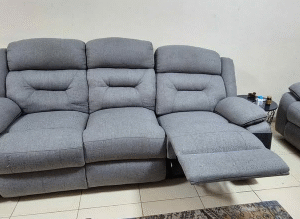 Recliner from homes r Us 3+2seater for sale
