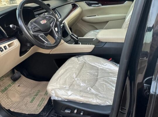 Cadillac XT5 full option 2019 USA IMPORTED