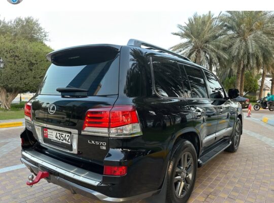 Lexus LX570s full option 2015 Gcc for sale