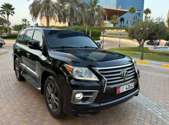 Lexus LX570s full option 2015 Gcc for sale