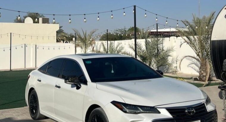 Toyota Avalon Limited Gcc 2022 black Edition