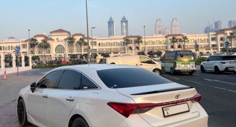 Toyota Avalon Limited Gcc 2022 black Edition