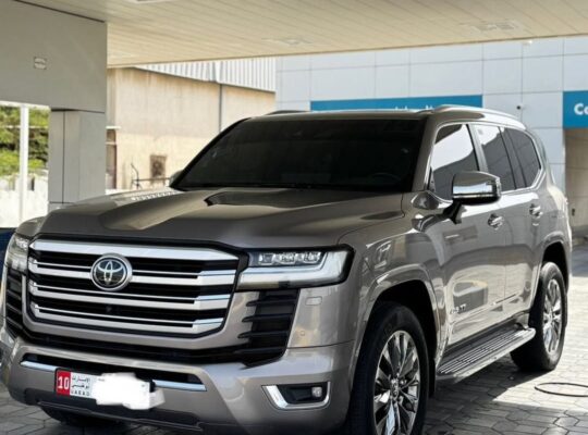 Toyota Land cruiser VXR 2023 Gcc full option