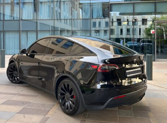 Tesla model Y performance 2023 Gcc