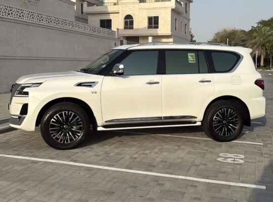 Nissan patrol platinum 2024 Gcc full option