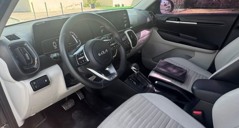 Kia Sonet 2023 Gcc in perfect condition