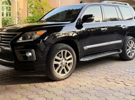 Lexus LX570 full option 2014 Gcc for sale