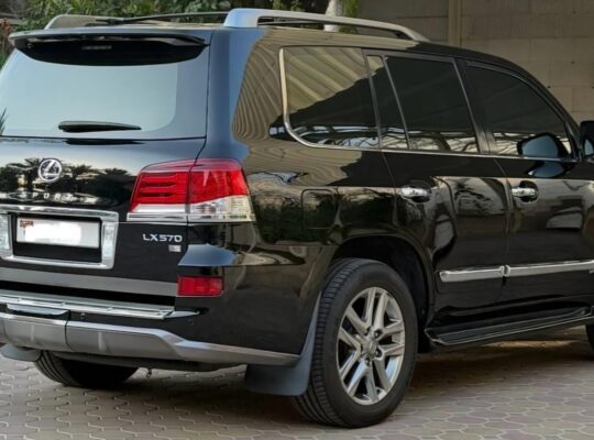 Lexus LX570 full option 2014 Gcc for sale