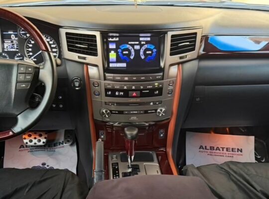 Lexus LX570 full option 2014 Gcc for sale