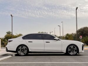 BMW 760i X Drive 2023 Gcc full option