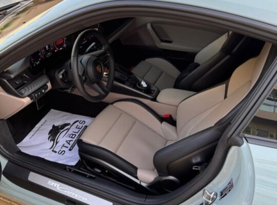 Porsche Carrera 911 full option 2025 Gcc