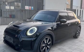 Mini Cooper S 2022 Gcc fully loaded