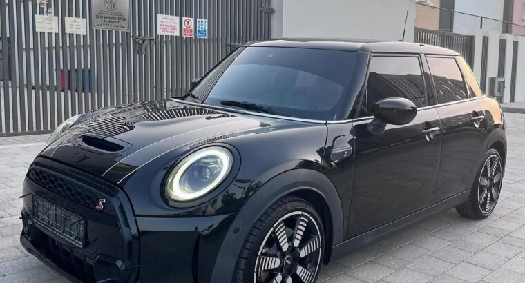 Mini Cooper S 2022 Gcc fully loaded