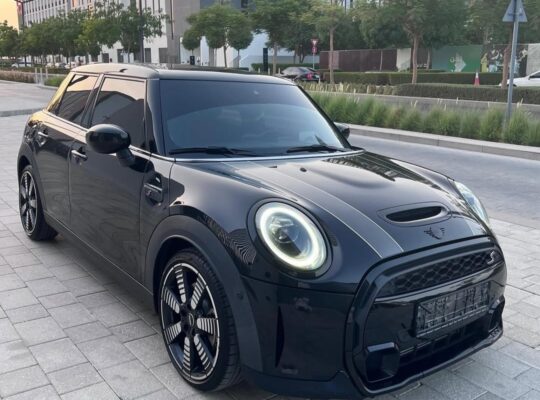Mini Cooper S 2022 Gcc fully loaded