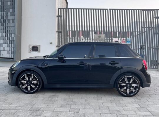 Mini Cooper S 2022 Gcc fully loaded