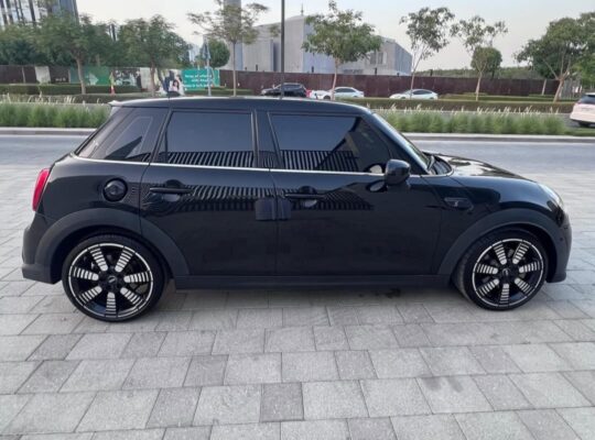 Mini Cooper S 2022 Gcc fully loaded
