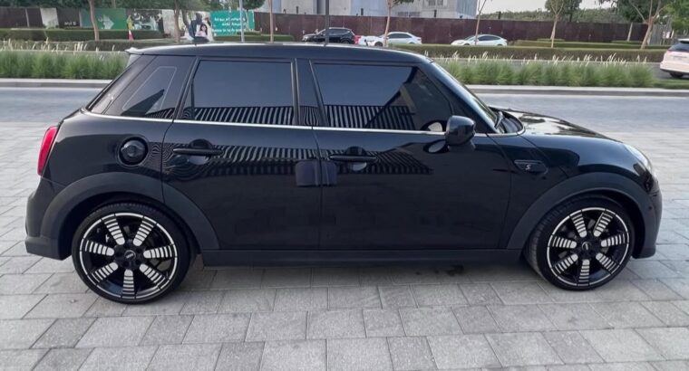 Mini Cooper S 2022 Gcc fully loaded