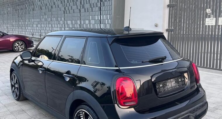 Mini Cooper S 2022 Gcc fully loaded