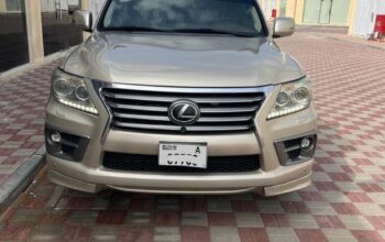 Lexus LX570 full option 2013 Gcc