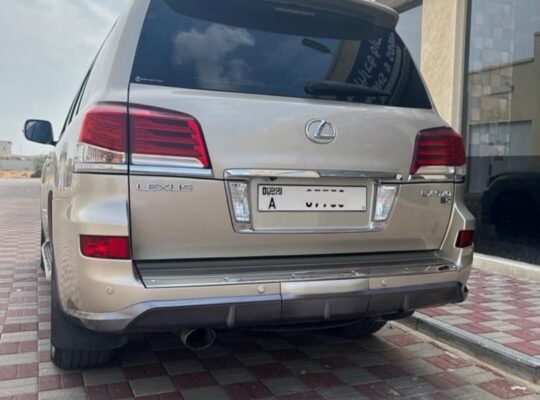 Lexus LX570 full option 2013 Gcc