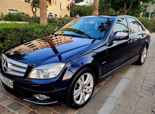 Mercedes C200 in good condition 2008 Gcc