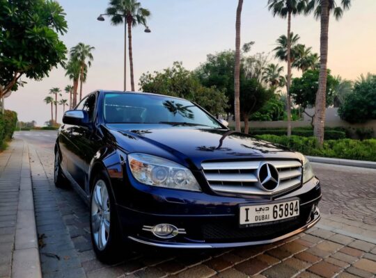 Mercedes C200 in good condition 2008 Gcc