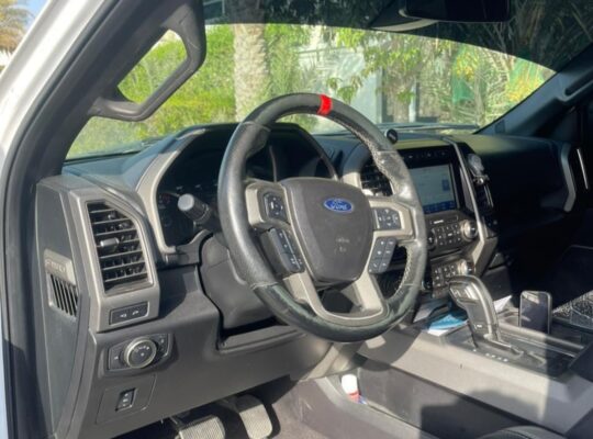 Ford F150 Raptor 2017 In good condition