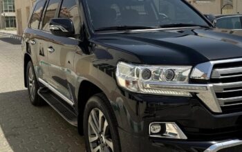 Toyota Land cruiser VXR 5.7L full option 2018