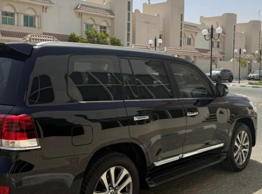 Toyota Land cruiser VXR 5.7L full option 2018