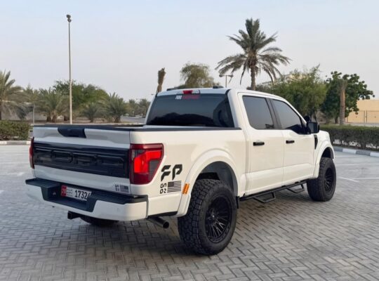 Ford F150 STX 5.0L 2024 USA imported