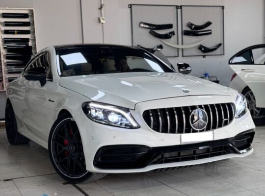 Mercedes C200 coupe 2017 full option