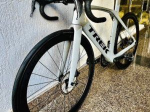 Trek Madone-SLR-06-2023 Full carbon road bike for