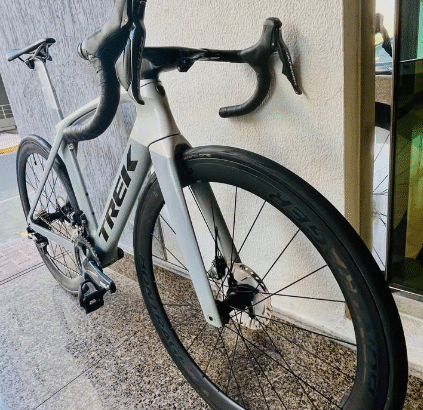 Trek Madone-SLR-06-2023 Full carbon road bike for