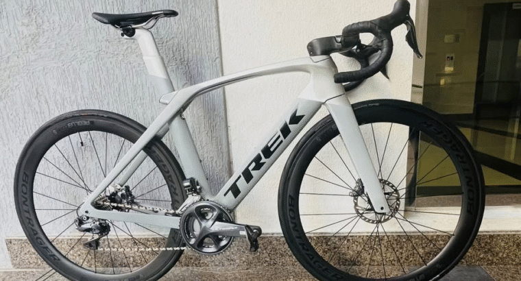 Trek Madone-SLR-06-2023 Full carbon road bike for