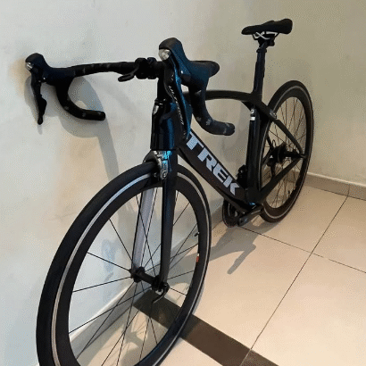 Trek Madone SL-09 full carbon aerodynamic road bik