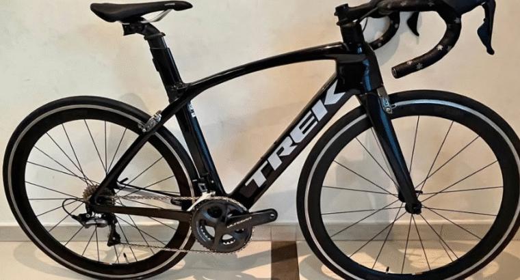 Trek Madone SL-09 full carbon aerodynamic road bik