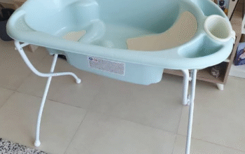 Cam baby bathtub and Cam universal stand for sale