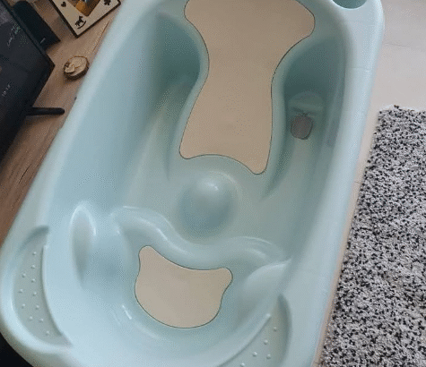 Cam baby bathtub and Cam universal stand for sale