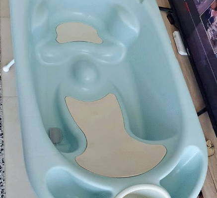 Cam baby bathtub and Cam universal stand for sale