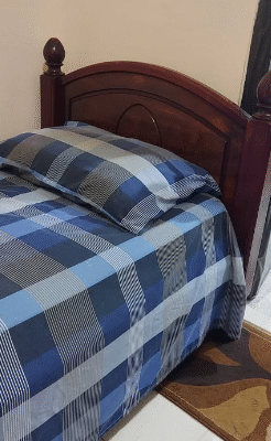 Singel Wood bed with spring mattress for sale