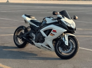 Suzuki Gsxr600 2009 Gcc in good condition for sale
