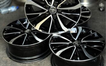 Toyota Camry 17 inch original rims for sale