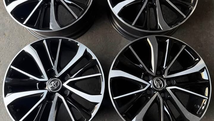 Toyota Camry 17 inch original rims for sale