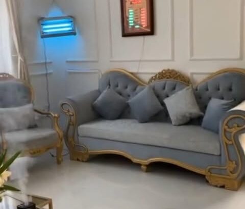 ⁨ للبيع كنب مصري خمس كراسي