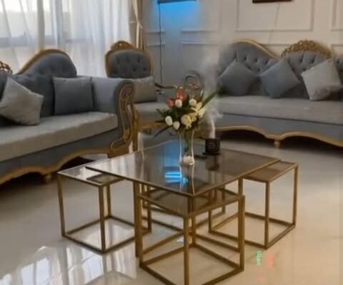 ⁨ للبيع كنب مصري خمس كراسي