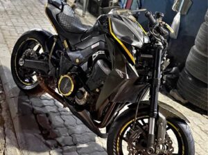 Kawasaki Z1000 2016 GCC in perfect condition for s
