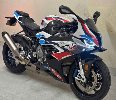 BMW M1000RR 2022 GCC Mint Condition For Sale