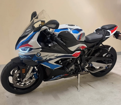 BMW M1000RR 2022 GCC Mint Condition For Sale