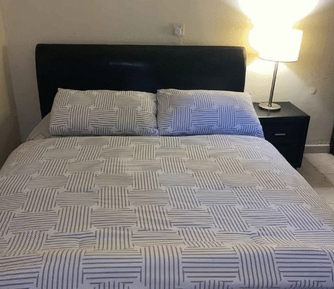Bedroom set 3 pieces for sale